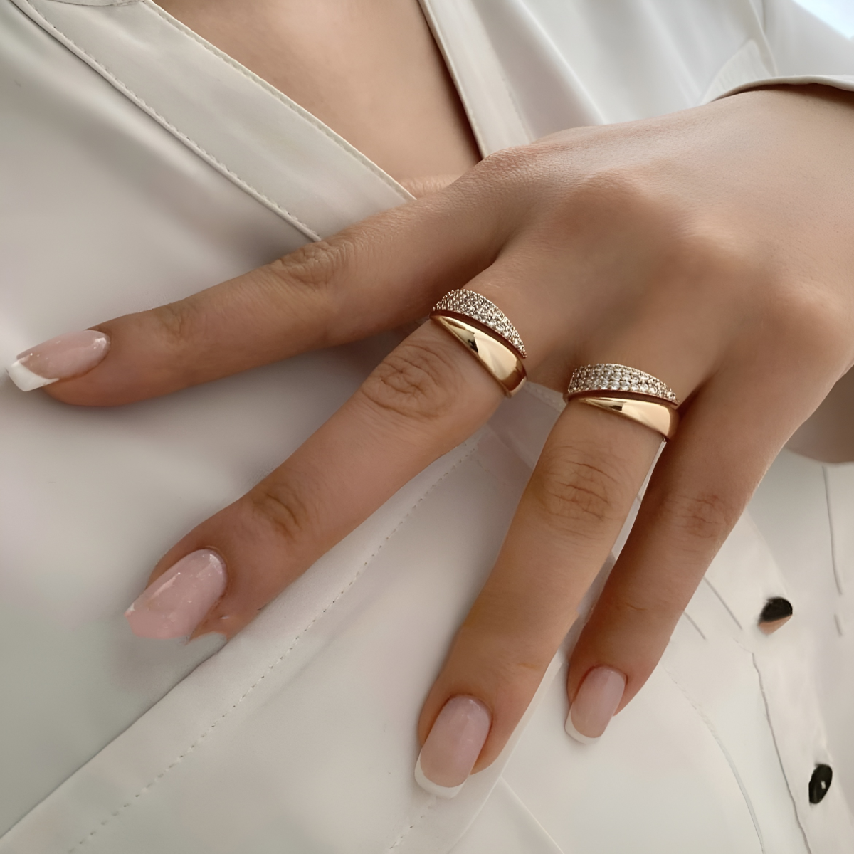 Andrea™ - Anillo Elegante Haven