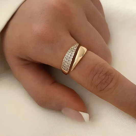 Andrea™ - Anillo Elegante Haven