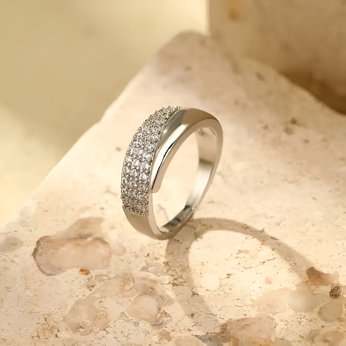 Andrea™ - Anillo Elegante Haven